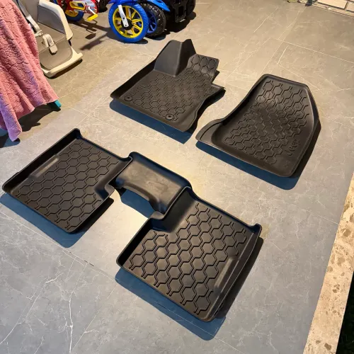 Tapete borracha borda alta original Jeep Renegade 