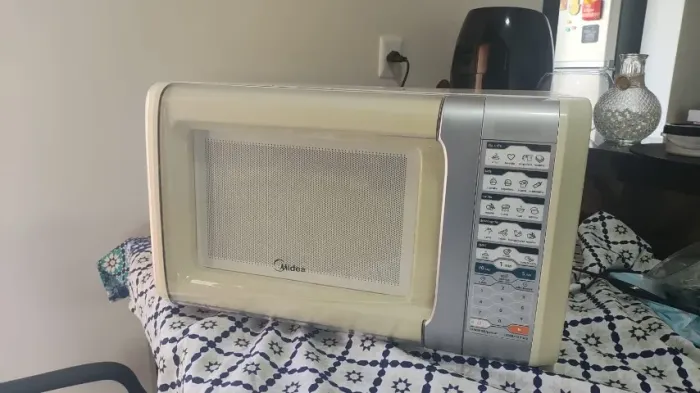 Microondas 30L Midea 