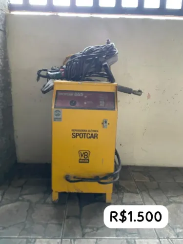 Vendo uma  Spotcar   para funilaria