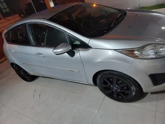 Ford Fiesta SE 1.6 16V Flex 5P 2012