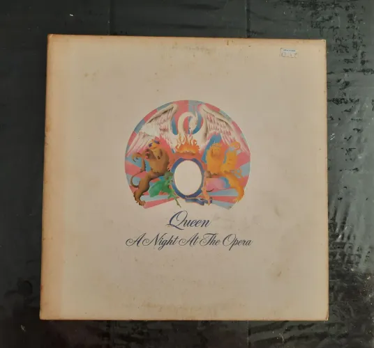 Lp Vinil Queen - A Night At The Opera 1975, "Importado". 