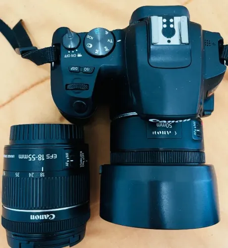 Canon Sl3 + 50MM + 18-55. (3Mil a vista) Tudo Incluso. Aceito Trocas ou Ofertas.