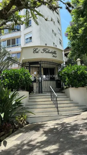 Apartamento com 3 dorm, sendo 2 vagas de garagem