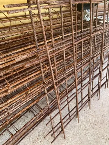 Coluna de ferro para obra
