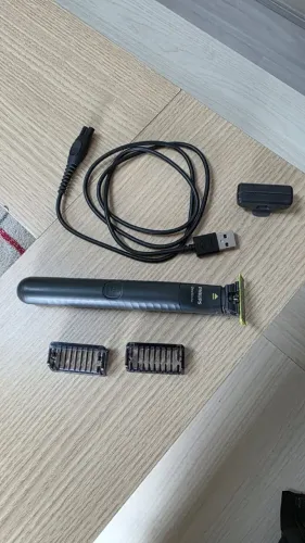 Aparador de pelos Philips One Blade - Nunca usado (com NF)