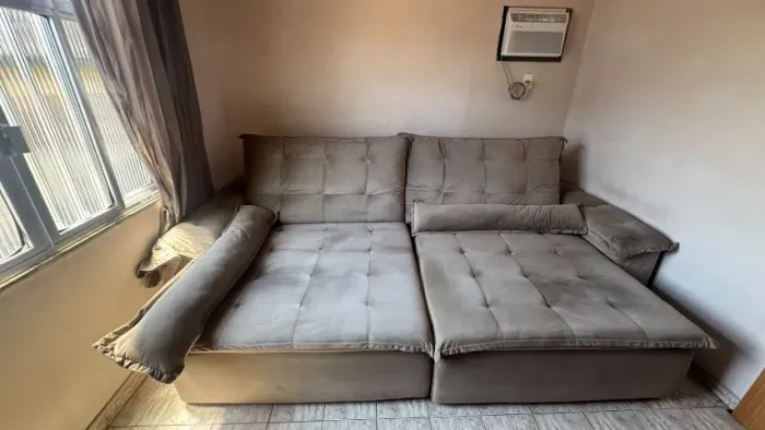 Sofá retrátil e reclinável