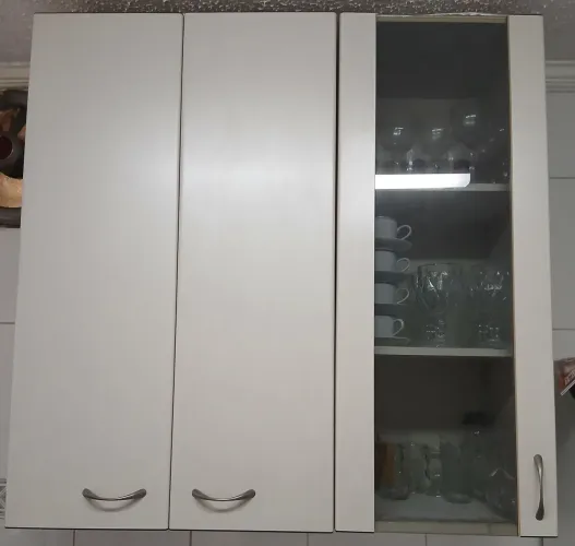 Conjunto de Armário de cozinha Delano com 9 módulos em ótimo estado.