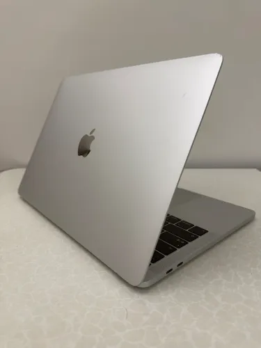 MacBook Pro 2019 Intel i5 8GB 256GB