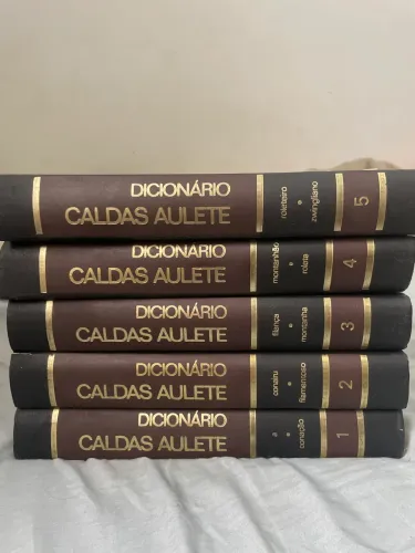 Coleção dicionário Caldas Aulete