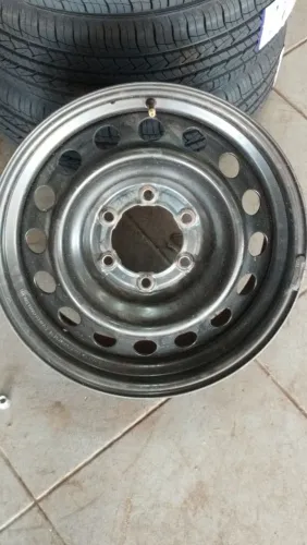 Roda de ferro da Toyota Hilux  aro 17