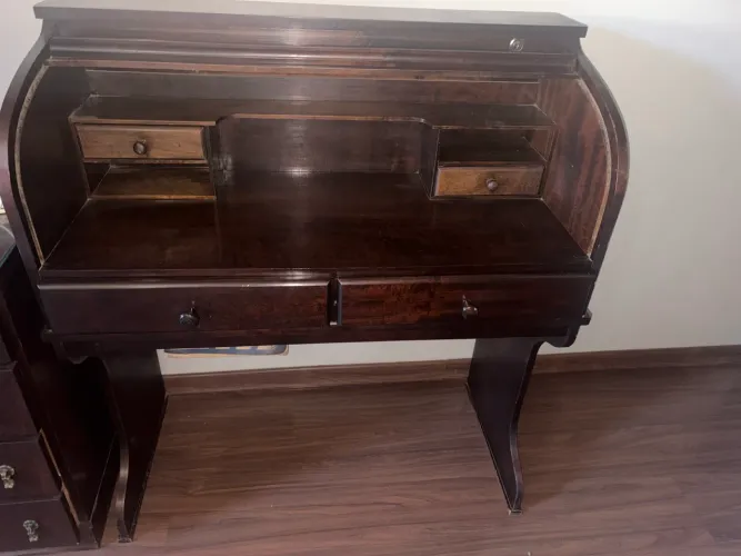 Escrivaninha com banqueta 