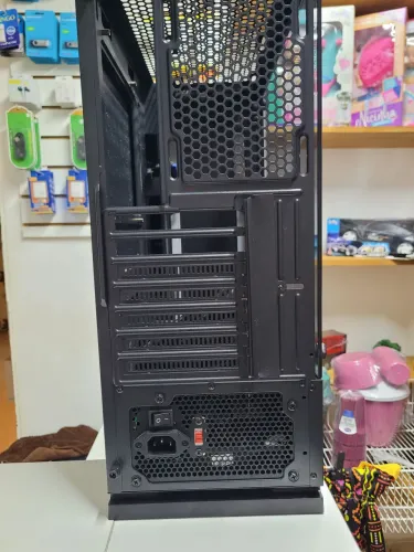 Gabinete tampa de vidro mais fonte de 500w funcionando perfeitamente