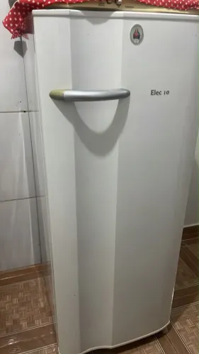 Geladeira Eletrolux usada - ótimo estado