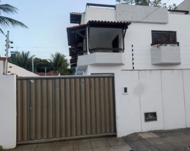 Aluga-se casa para temporada no BESSA.