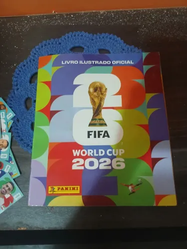 Álbum da copa 2026 com +360 fig coladas e 11 figurinhas de brinde