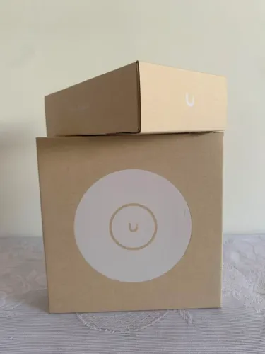 Access Point Ubiquiti Unifi U7-Lite Wi-Fi 7 com Fonte Injetor PoE