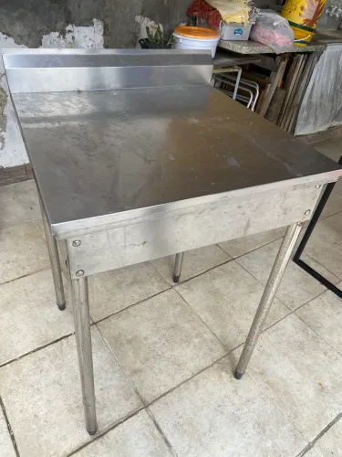 Mesa em aço inox
