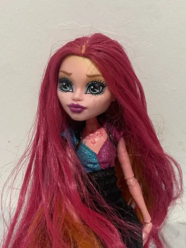 Gigi 13 wishes básica Monster high