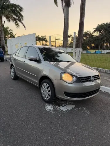 Volkswagen Polo Sedan 1.6 MI Total Flex 8V 4P 2013