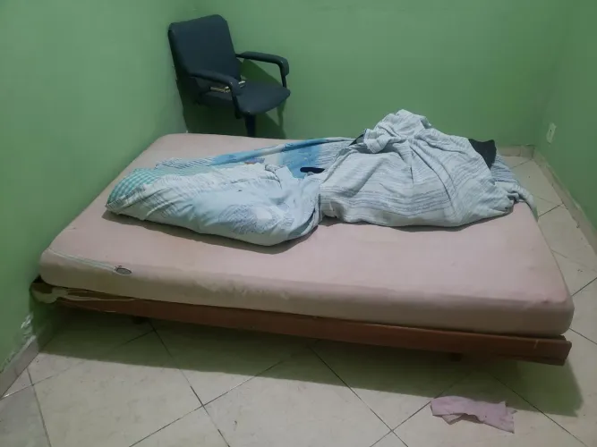 Cama de casal com colchão 