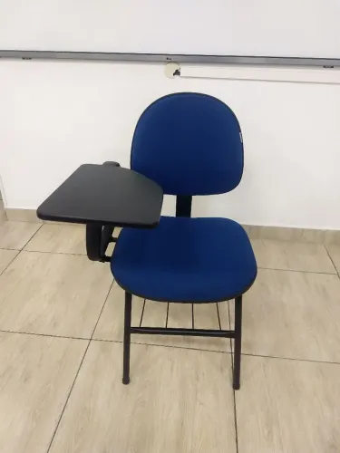 Cadeira escamoteável