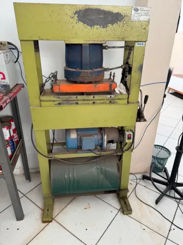 Prensa Hidráulica de 45 Ton- Trifásica - Mod H