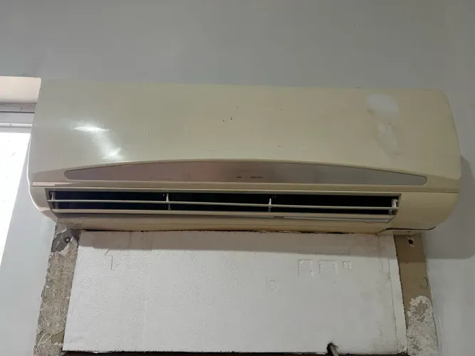 VENDO AR CONDICIONADO SPRINGER 12000 BTUs - R$1000,00.