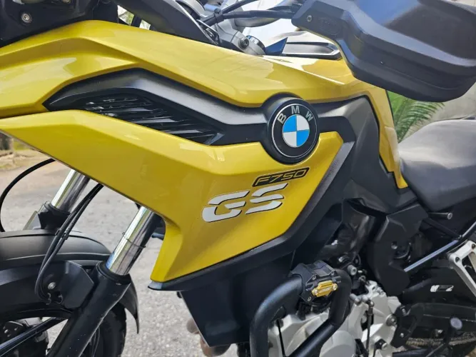 BMW F 750 GS 2019 - Moto de Garagem, Cor Exclusiva