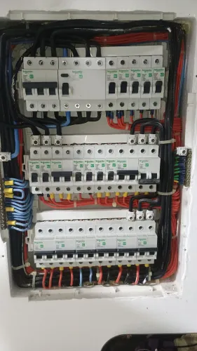 Instalação e higienização de ar condicionado e parte elétrica