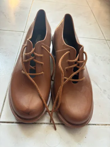 Bota marrom