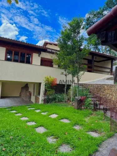 Casa à Venda no Condomínio Ubá Pendotiba - 4 quartos 1 suíte - piscina - Vila Progresso -