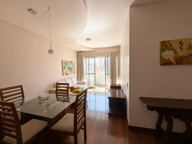 Imóvel para aluguel possui 70 metros quadrados com 2 quartos em Lourdes - Belo Horizonte -