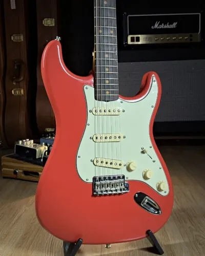 Fender USA Vintage II '61 Stratocaster Fiesta Red