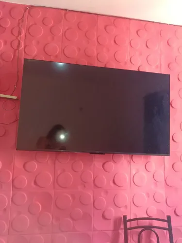 Tv nova , com defeito pra retirada de peças