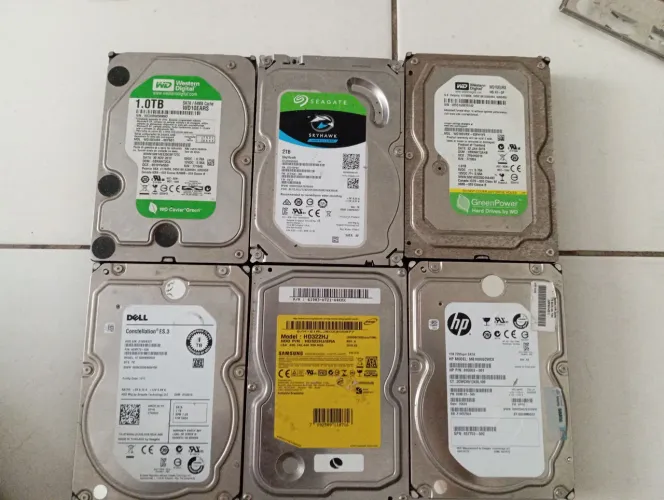 HDs Defeito 3 de 1tb, 1 de 2tb