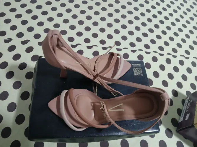 Vendo sandália  Vizzano