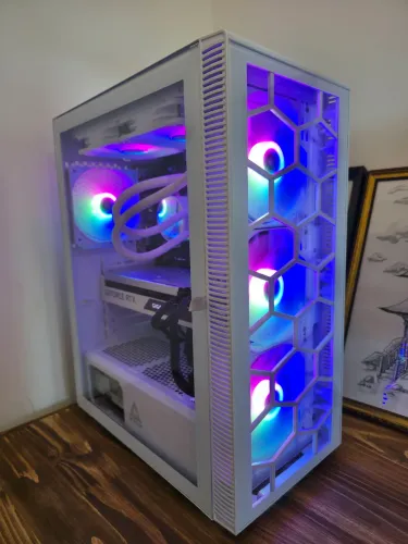 PC Gamer Ryzen 7 5700x, RTX 3070, 16GB RAM, M.2 512GB.