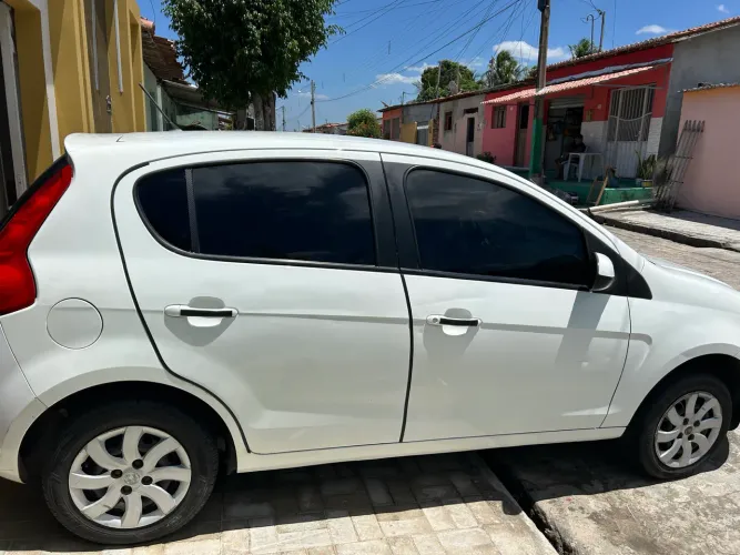 Fiat Palio Attractive 1.0 EVO Fire Flex 8V 5P 2013