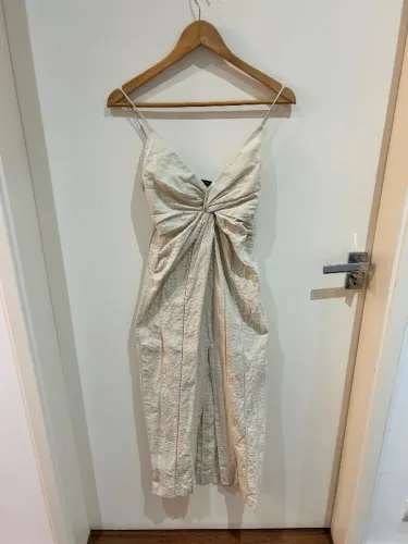Vestido bege Zara
