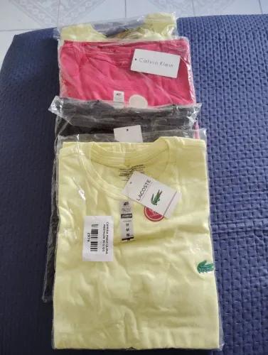 Vendo essas camisetas masculinas novas !