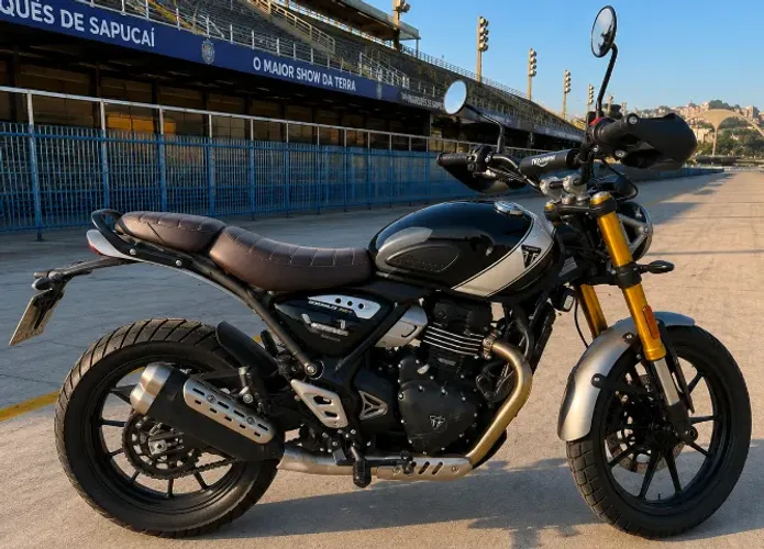 TRIUMPH SCRAMBLER 400 X