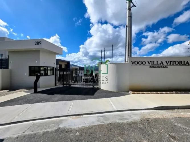 Excelente casa de alto padrão em condomínio fechado no Jardim Vitória em em Poços de Calda