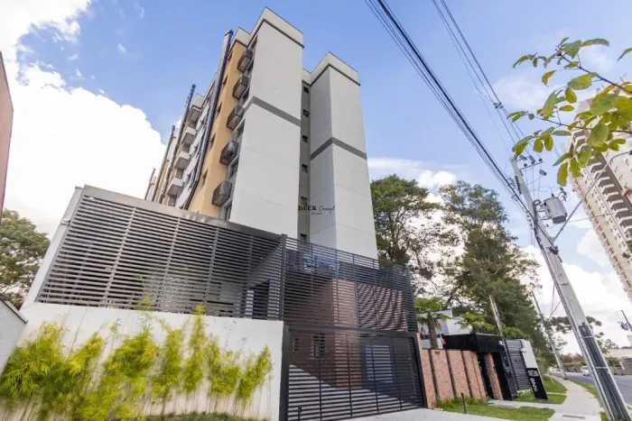 Apartamento com varanda e churrasqueira em Curitiba, no Ecoville, há poucos minutos da Uni