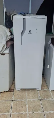 Geladeira elotrolux  cycle defrost 240l