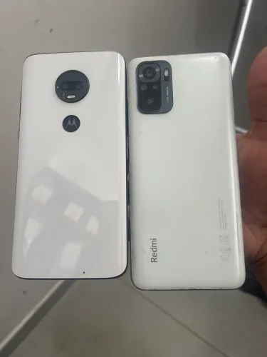 Vendo esses dois celulares, que só precisa trocar a tela