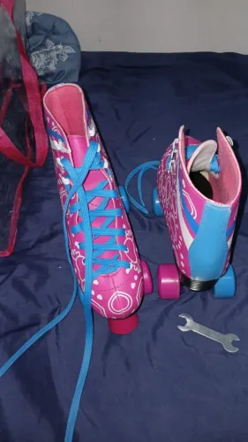 Patins 4 Rodas Roller Profissional Luna Ajustável C/Freio Confortável Rosa