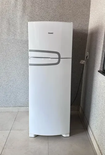 Geladeira Cônsul Frost Free CRM39 340litros está bem Nova