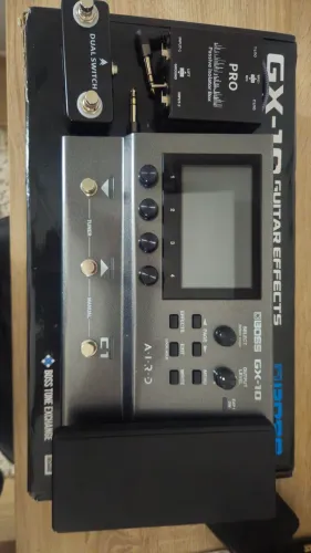 Pedaleira Boss GX10