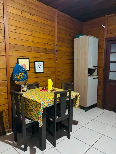 Alugo quarto para mulher sem vícios