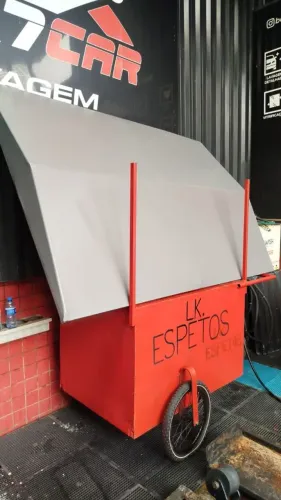 Vendo carrinho de churrasco, ou da maneira que você queira usar.